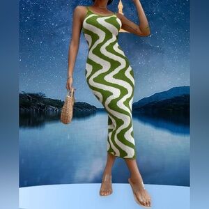 Gorgeous Green and Cream MIDI Dress. NWT. You’ll definitely love this piece.💯👌